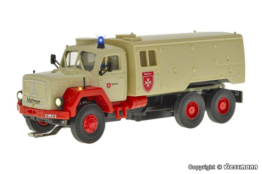 Bild von Malteser MAGIRUS DEUTZ 3-achs mit Rundumleuchte, Funktionsmodell -CARmotion-